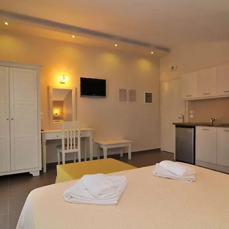 Aparthotel Ntinas Filoxenia & 4*