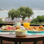 Ntinas Filoxenia & スカラ・ポタミアス