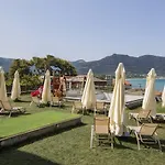 アパートホテル Ntinas Filoxenia &