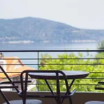 Ntinas Filoxenia & 4*