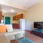 Ntinas Filoxenia & アパートホテル スカラ・ポタミアス