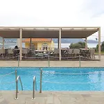 Ntinas Filoxenia & スカラ・ポタミアス