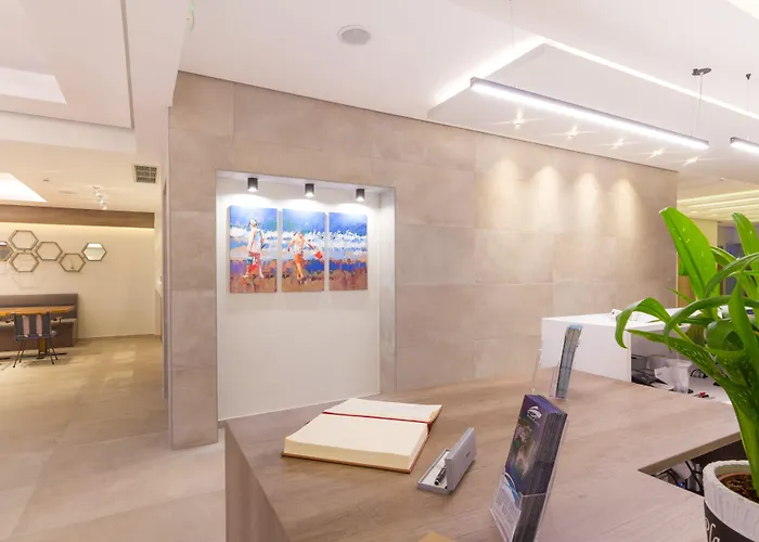 アパートホテル Ntinas Filoxenia & 4*