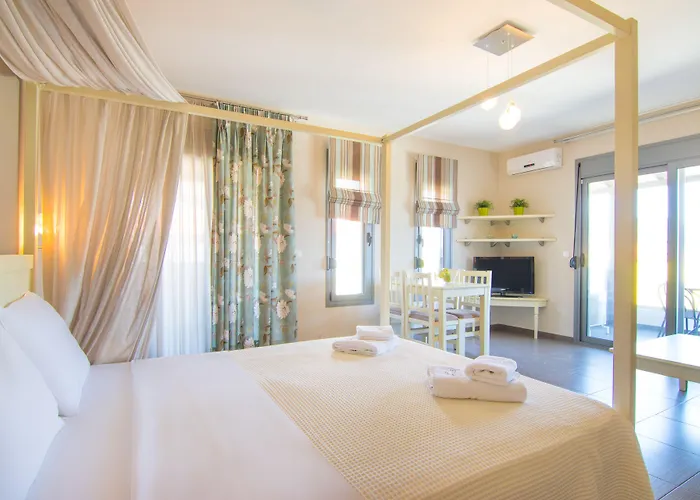 Ntinas Filoxenia & アパートホテル 4*