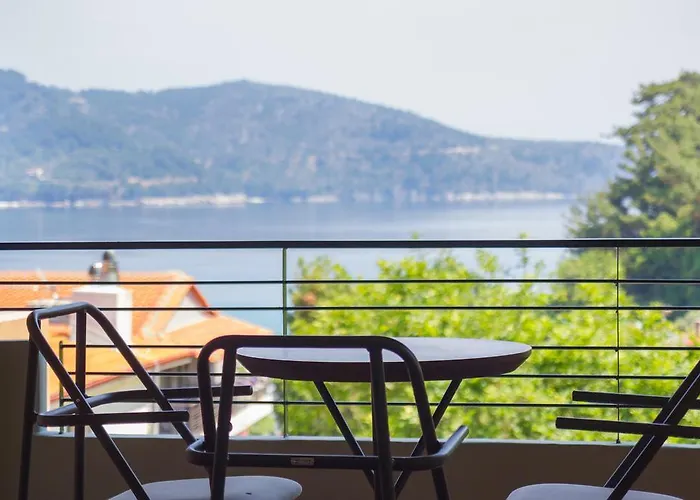 Ntinas Filoxenia & 4*