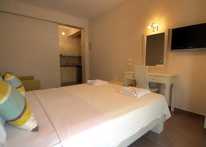 アパートホテル Ntinas Filoxenia &