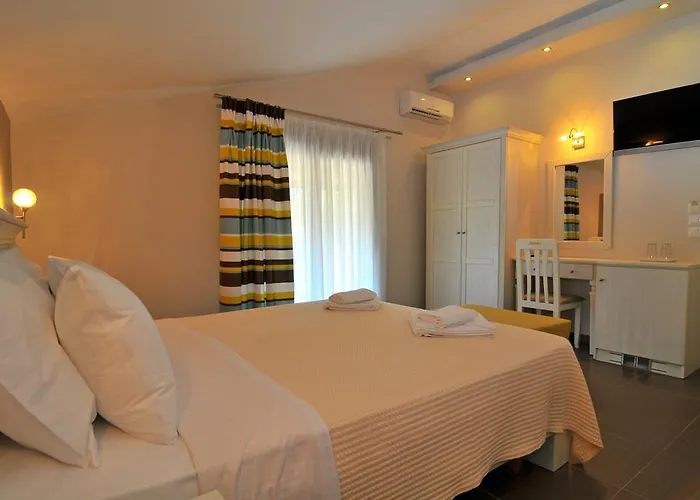 アパートホテル Ntinas Filoxenia &