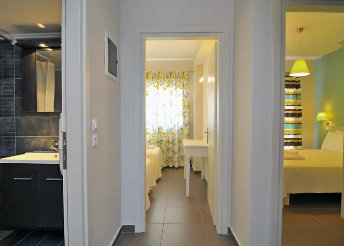 Ntinas Filoxenia & 4*