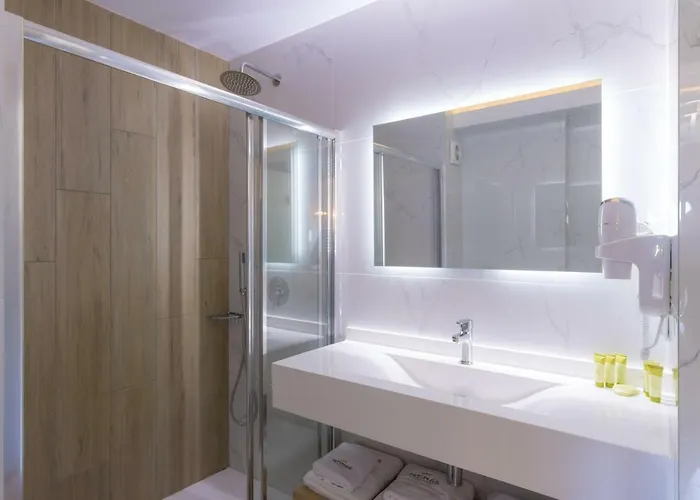 アパートホテル Ntinas Filoxenia &